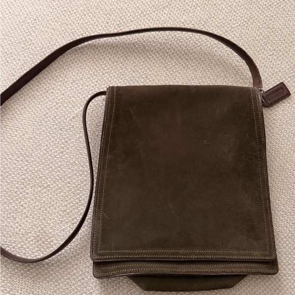 Rare Vintage Coach Olive Suede Leather Crossbody Bag - Picture 2 of 12